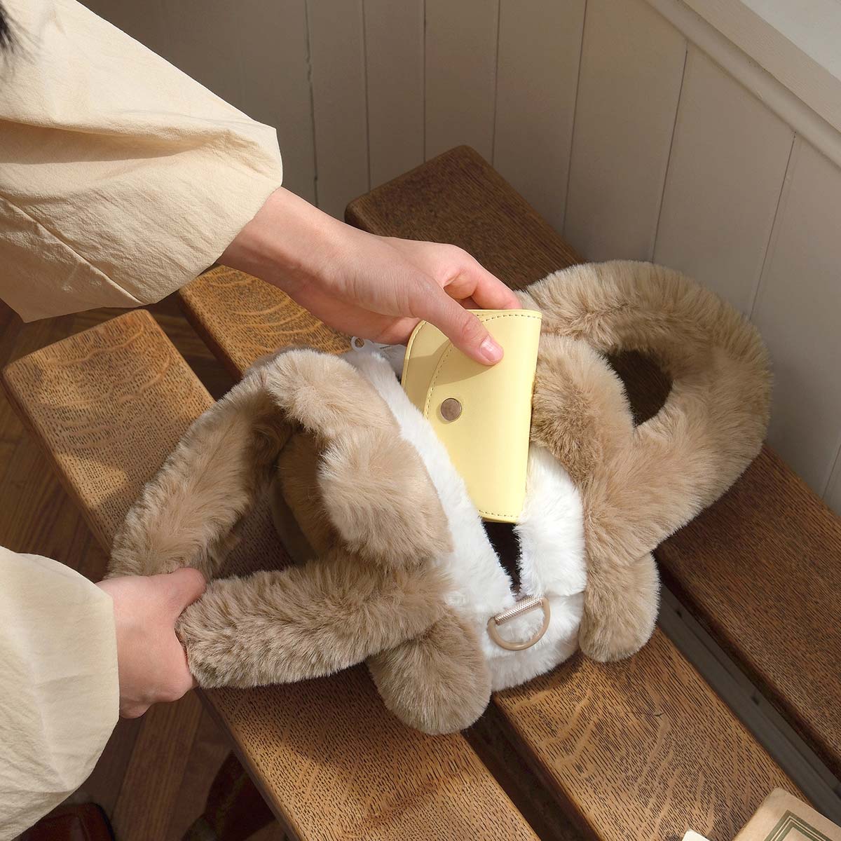 THE MONSTERS Classic Series – Plush Flower Bag